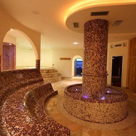 Hotel Meeting Ливиньо Екстериор снимка