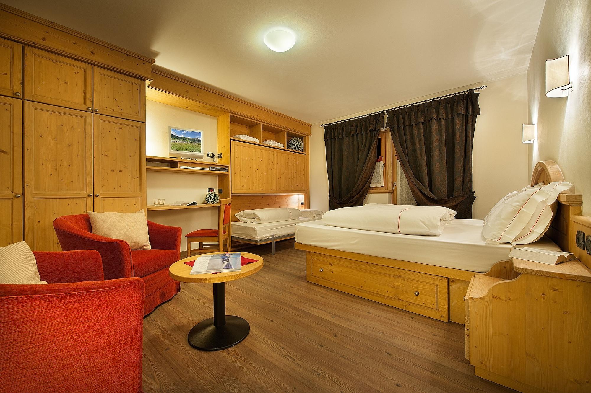 Hotel Meeting Ливиньо Екстериор снимка