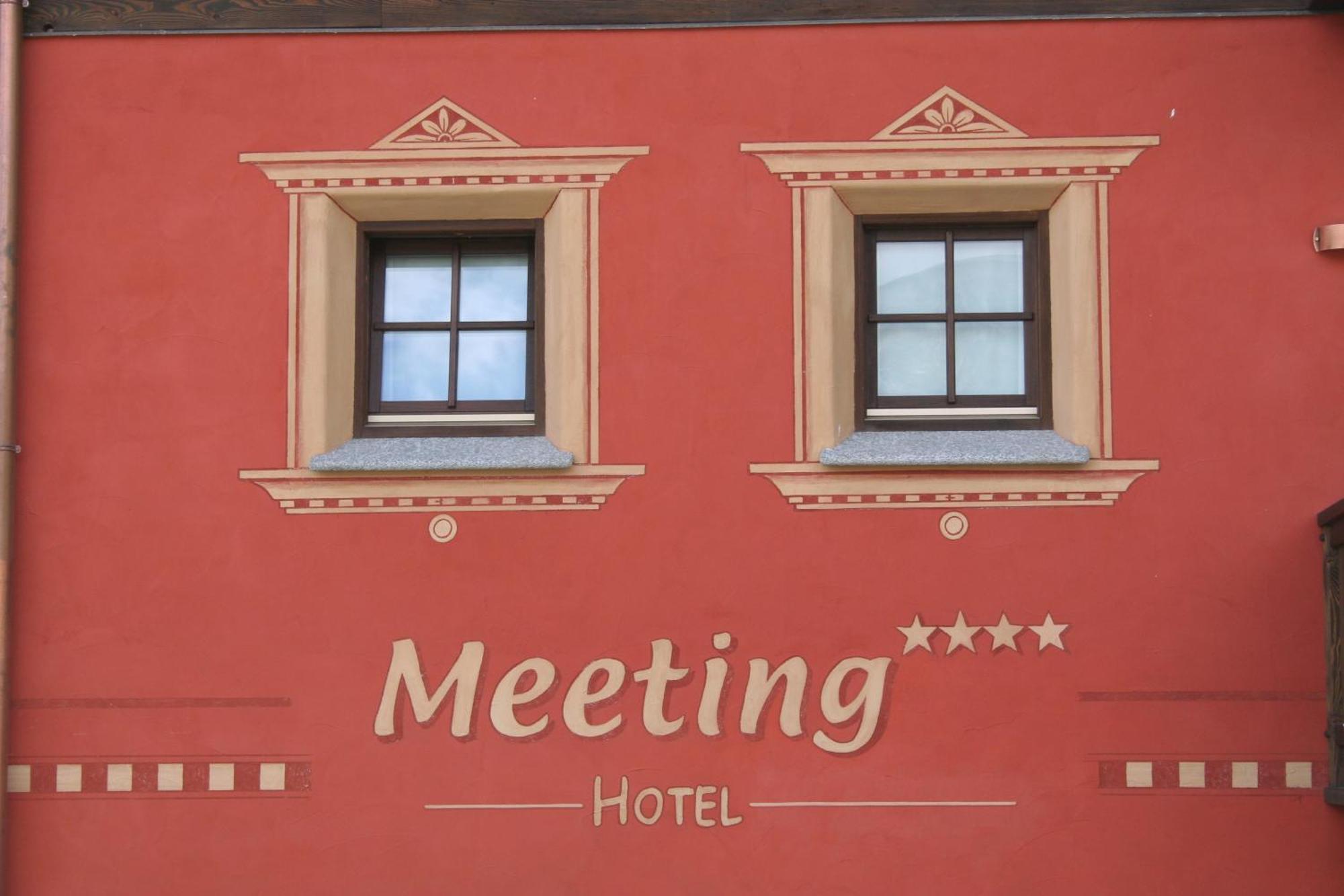 Hotel Meeting Ливиньо Екстериор снимка