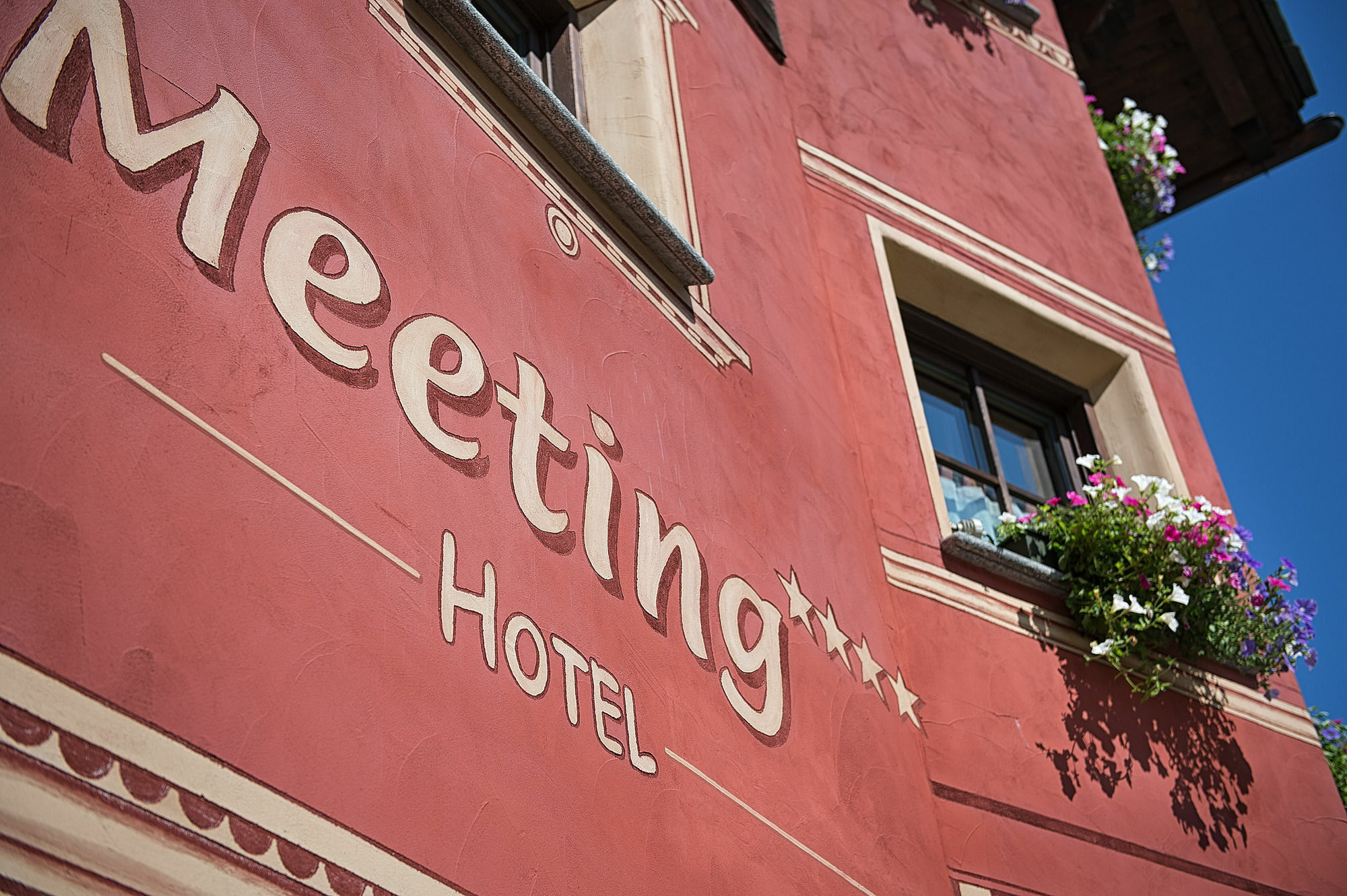 Hotel Meeting Ливиньо Екстериор снимка